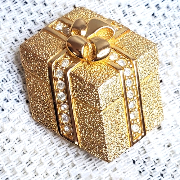 Vintage Christian Dior 80's gold plated crystal wrapped gift box brooch designer